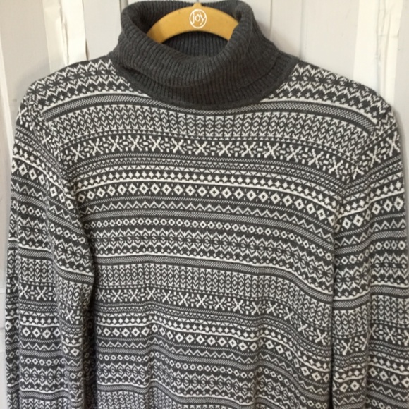 L.L. Bean Gray Patterned Turtleneck Sweater - Picture 9 of 16